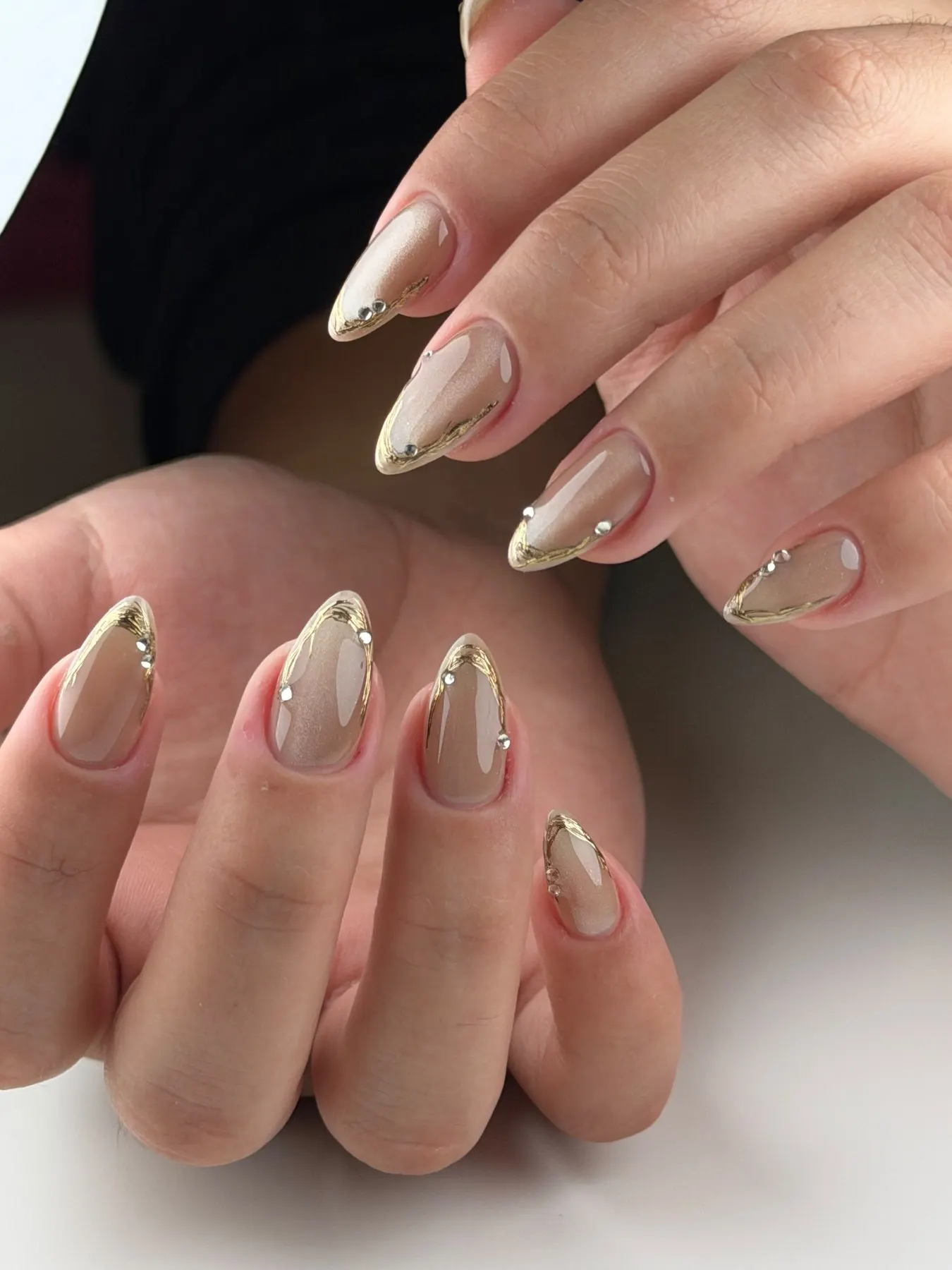 Manicura rusa combinada — trabajo realizado en MUSE Studio
